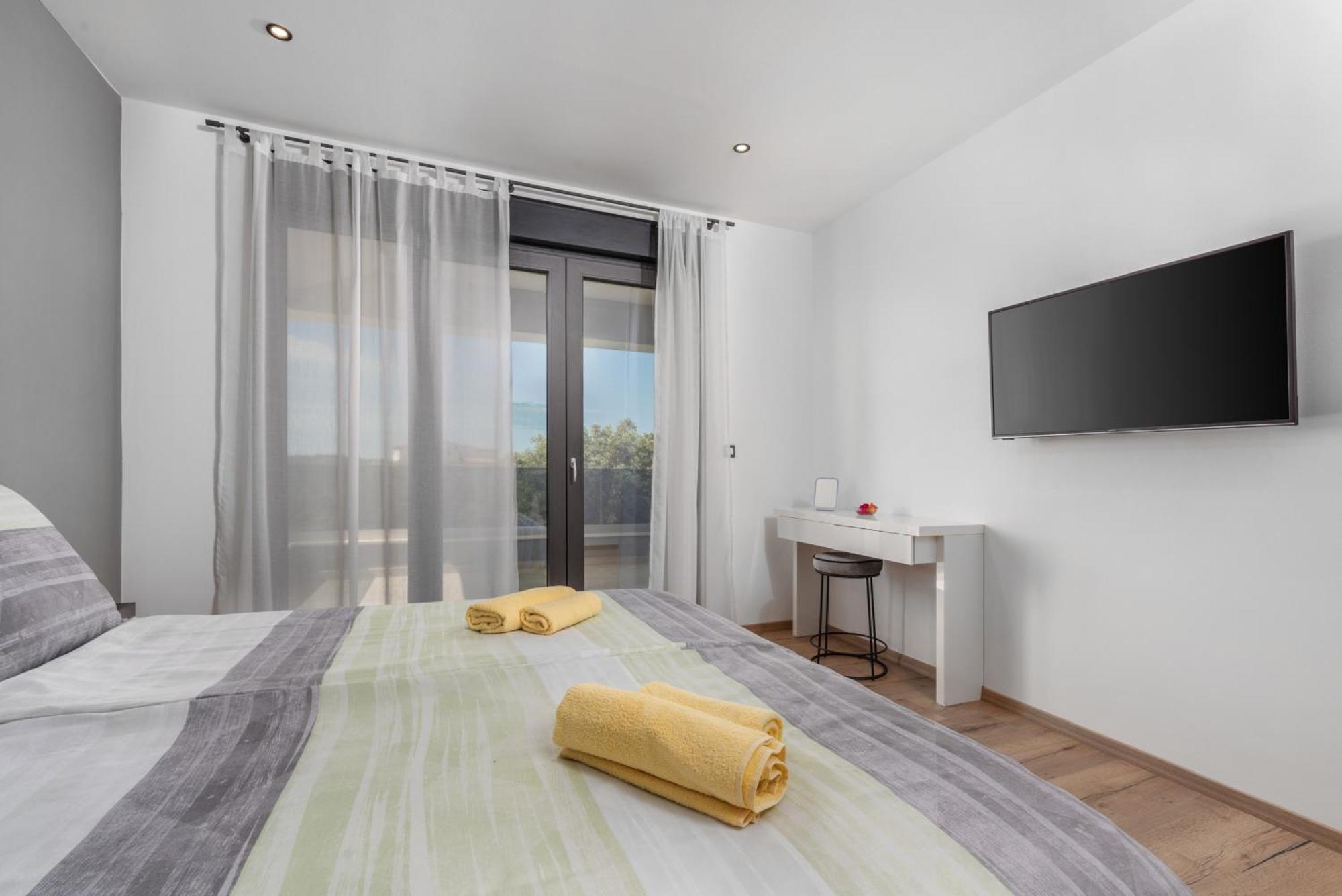Villa Posidonia Near Pula With Sea View And Surrounded By Olive Trees 卡尼卡 外观 照片